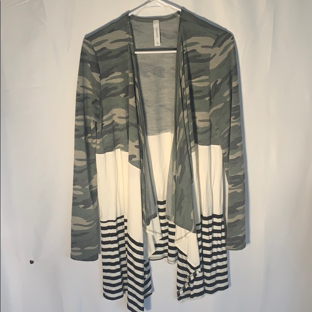 Camo & stripe cardigan E0056